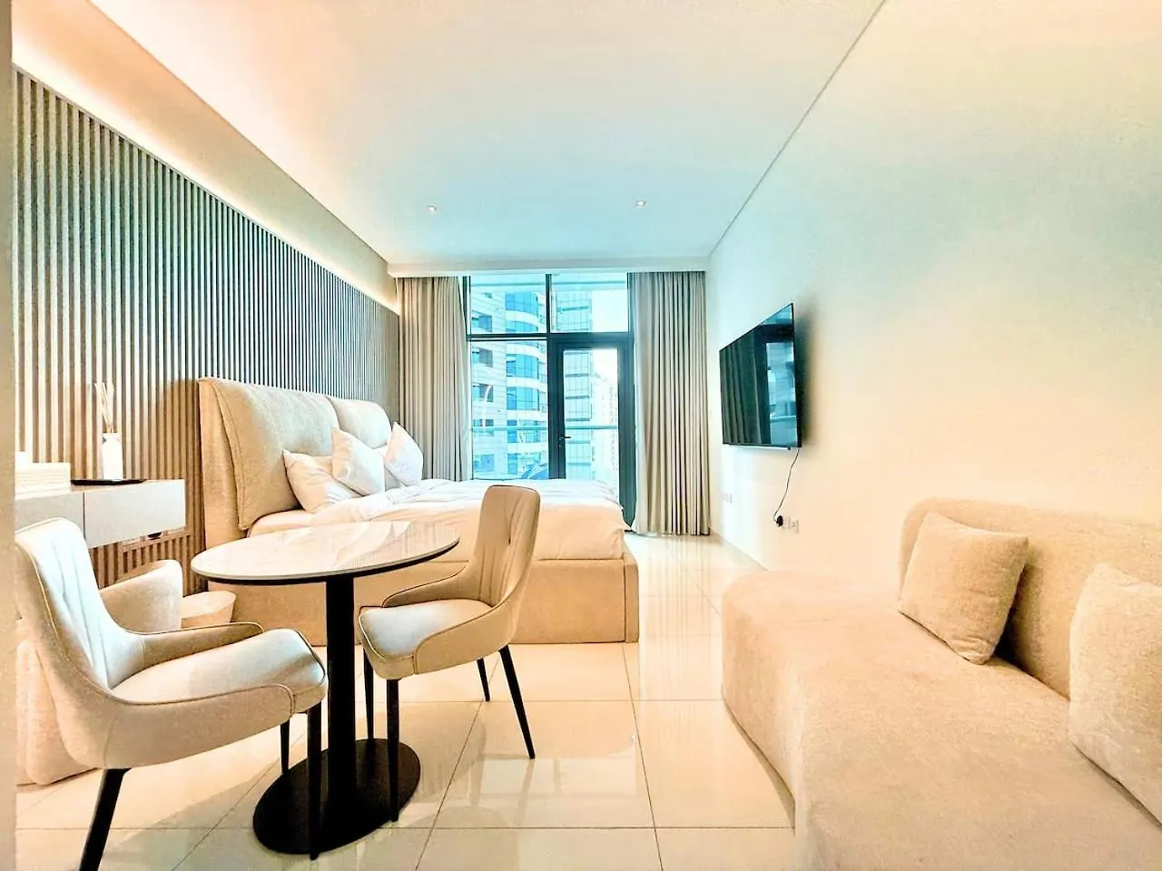 Cozy Studio Apartment With Beach Access - Palm Jumeirah Dubai
