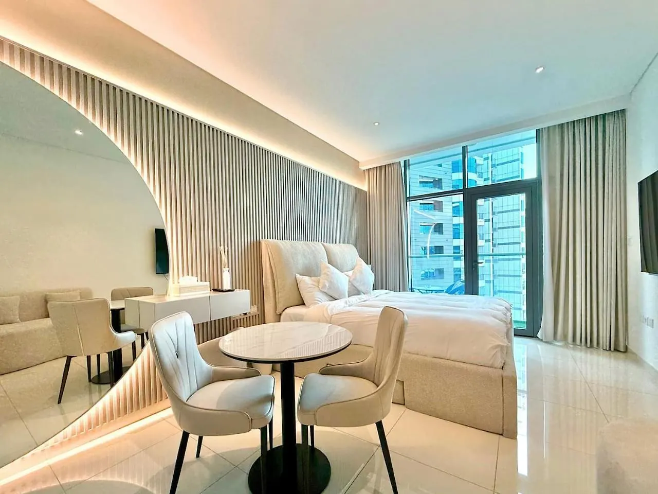 Cozy Studio Apartment With Beach Access - Palm Jumeirah Dubai